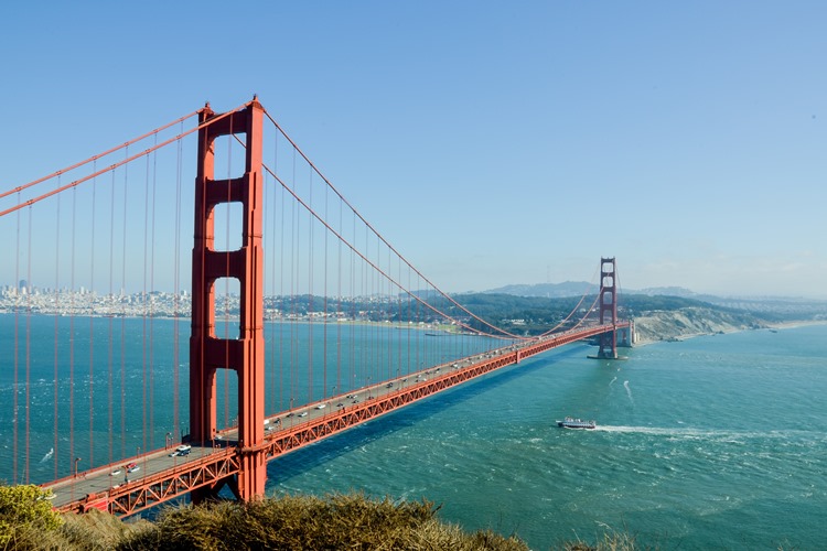 Golden Gate Bridge and surrounding water in San Fransisco, California